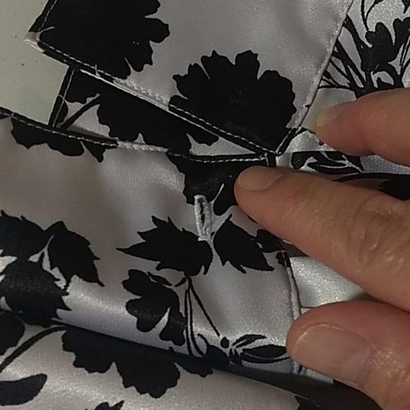 Tops - Picture 6 of 6